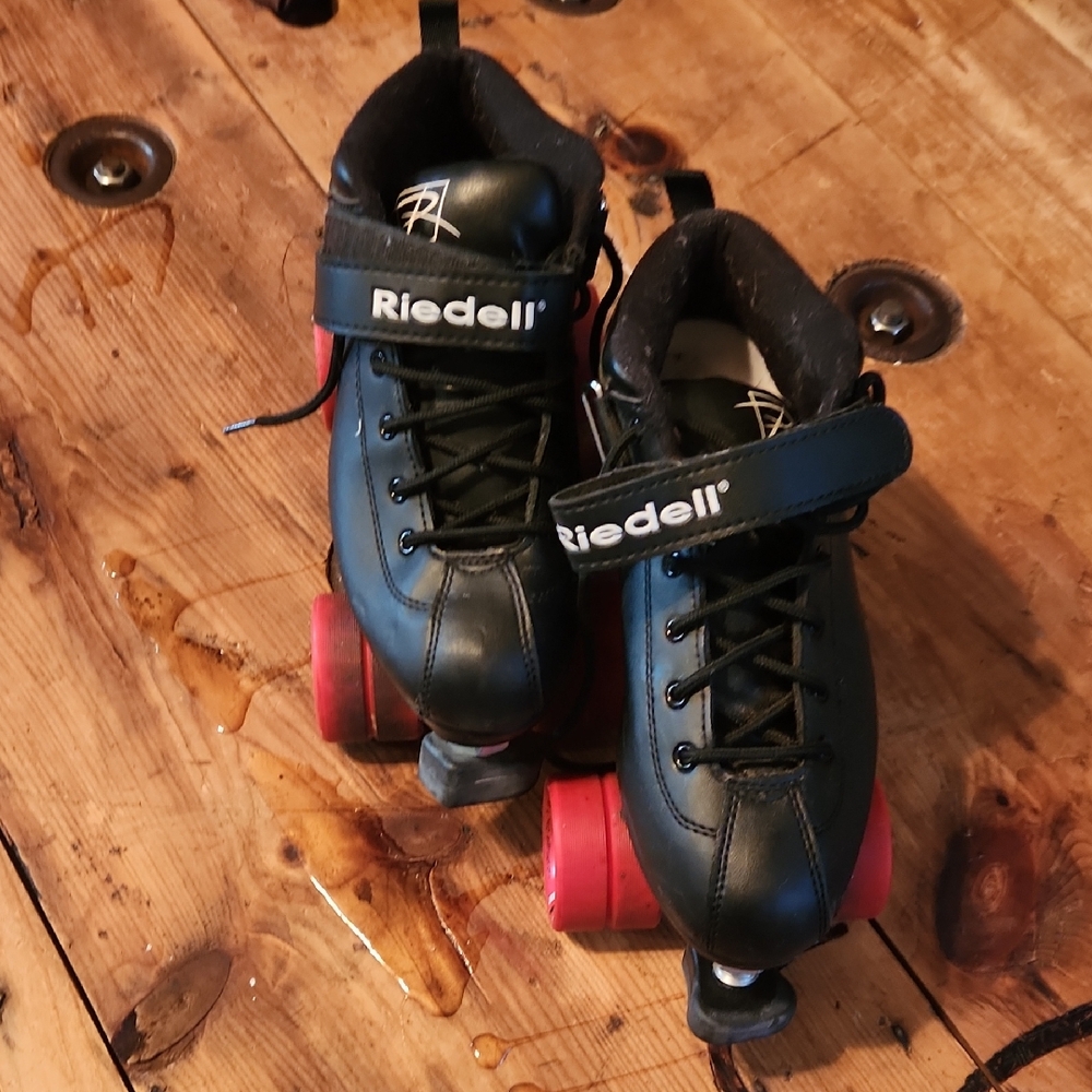 Riedel Womens Black and Red Roller Skates